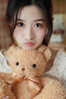 女生下面肿了是什么原因